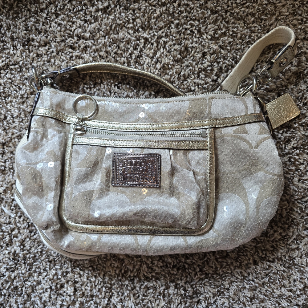 Elegant Beige Coach Shoulder Bag